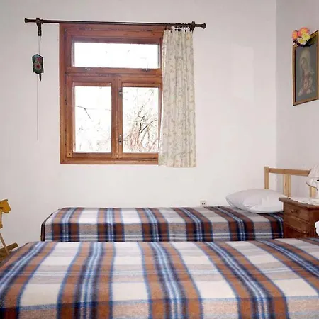 Przy Lipie Holiday home *